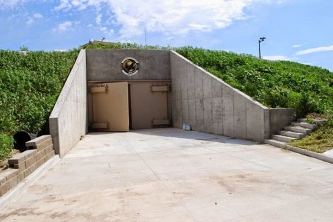 Подземный бункер на случай атомной войны