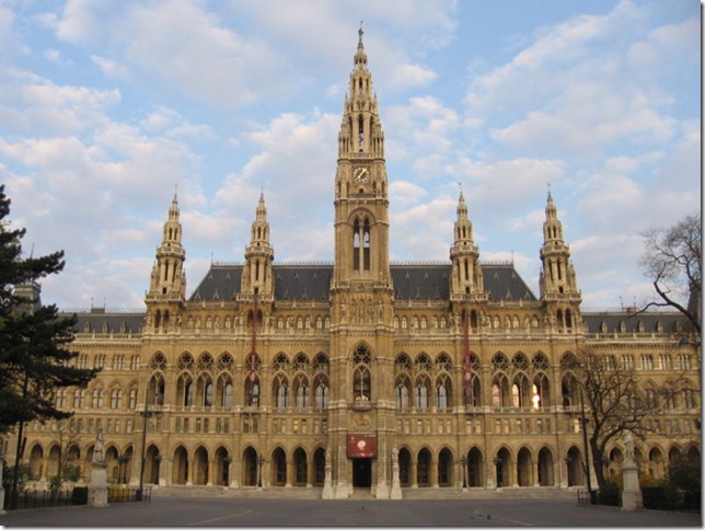 800px-Wienerrathaus 800px-Wienerrathaus