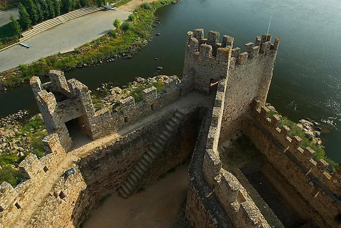 Замок Замок