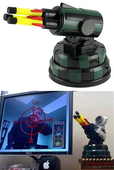 игрушечная USB-ракетница на рабочем столе