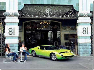 Lamborghini Miura — вид сзади