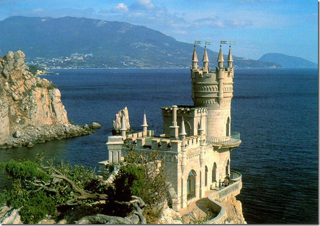 Ласточкино гнездо после землетрясения 1927 года