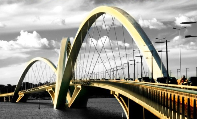 Мост Жуселину Кубичека в Бразилиа