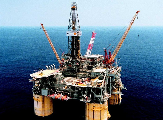 Затонувшая нефтяная платформа Deepwater Horizon