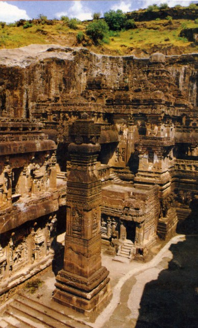 Фасад пещерного храма Аджанты