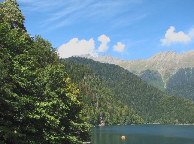 озеро в Абхазии