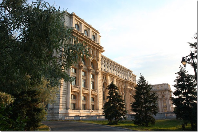 Дворец Парламента, вид с угла