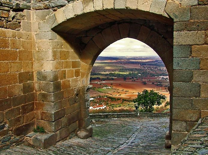 Выход из замка Монсараш Выход из замка Монсараш