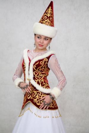 Традиционный казахский костюм