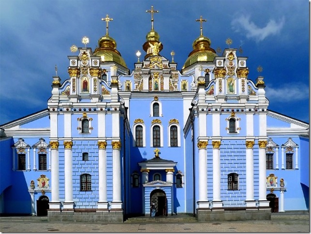 трапезная церковь Иоанна Богослова Михайловского монастыря