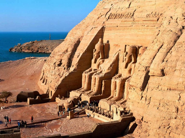 Пустынный ландшафт Долины Царей у Луксора