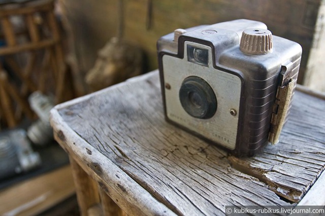 экспонаты фотографической техники в музее вторсырья