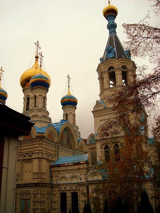 фасад православной церкви в Карловых Варах