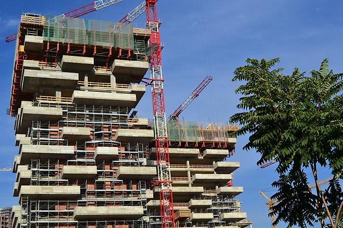 строительство башен Боско Вертикале в Милане
