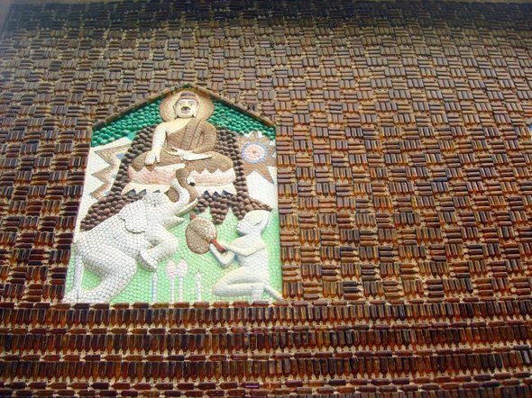 храм из пивных бутылок храм из пивных бутылок