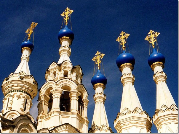 западное крыльцо церкви Рождества Богородицы в Путинках