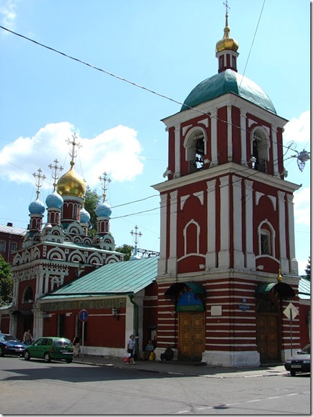 колокольня в стиле барокко, церковь Успения в Гончарах