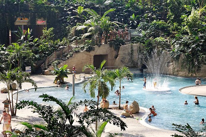 панорамный вид на курорт Tropical Islands изнутри