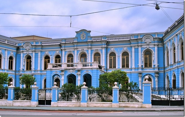 Боковой фасад усадьбы Чертковых