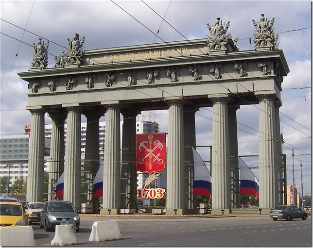 Московские Триумфальные ворота после восстановления