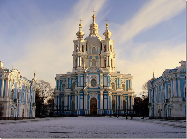 Модель Смольного монастыря с колокольней