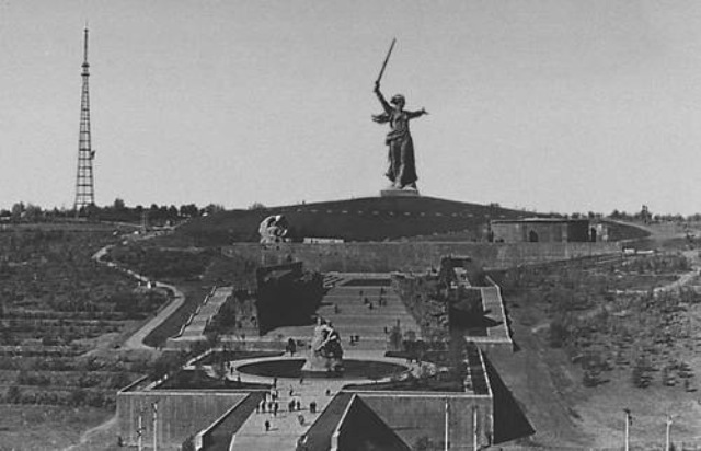 монумент Родина-мать зовёт на Мамаевом кургане