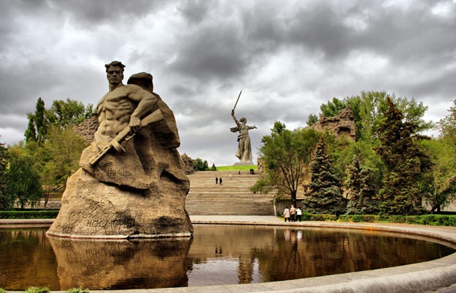 мемориальные сооружения на Мамаевом кургане
