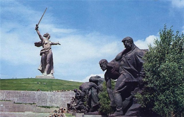 вид на музейный комплекс Сталинградская битва