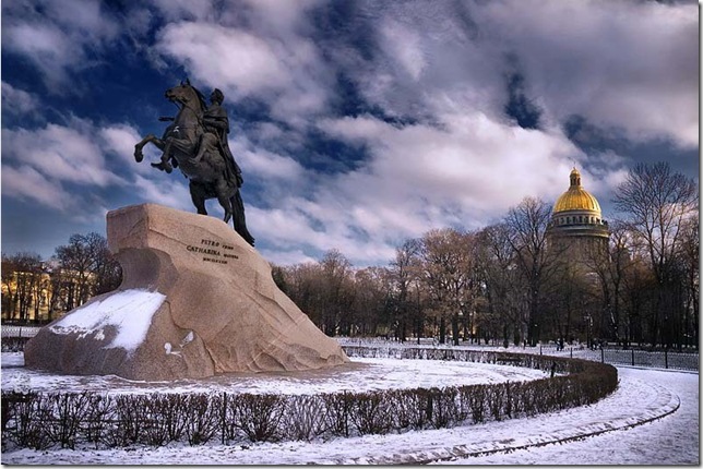 Памятник Медный всадник на Сенатской площади