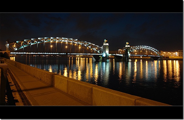 Транспортная развязка у моста Петра Великого