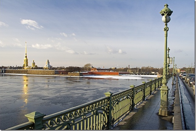 Вид с Троицкого моста на Петропавловскую крепость