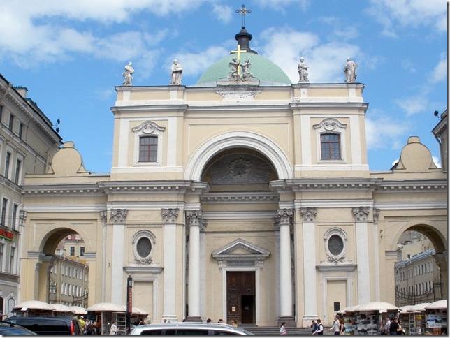 Памятные захоронения в храме