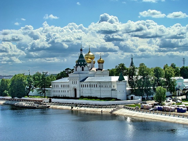 Ипатьевский монастырь в Костроме