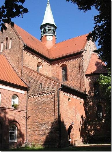 монастырская церковь в Клостер-Ленине