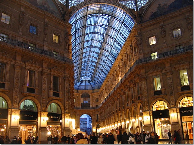 800px-Galleria_Vittorio_Emanuele_II_-_evening 800px-Galleria_Vittorio_Emanuele_II_-_evening