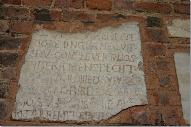 0031_-_Milano_-_Sant'Ambrogio_-_Atrio_-_Frammento_di_lapide_-_Foto_Giovanni_Dall'Orto_25-Apr-2007 0031_-_Milano_-_Sant'Ambrogio_-_Atrio_-_Frammento_di_lapide_-_Foto_Giovanni_Dall'Orto_25-Apr-2007
