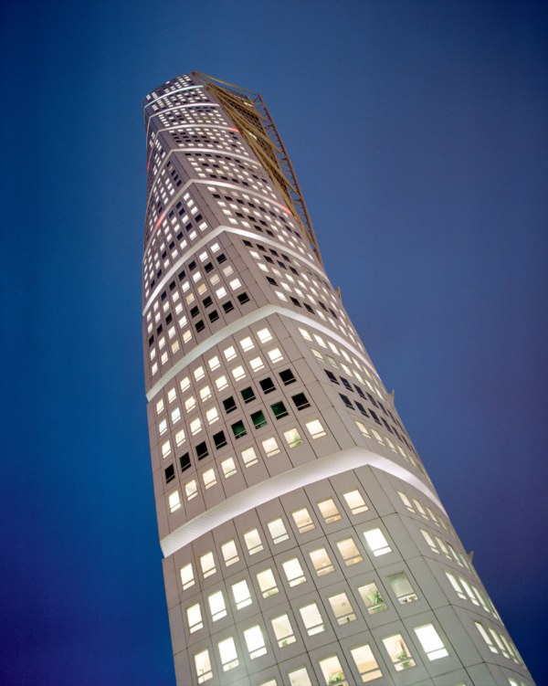 Дневной вид на Turning Torso со стороны пролива дневной вид на Turning Torso со стороны пролива Эресунд