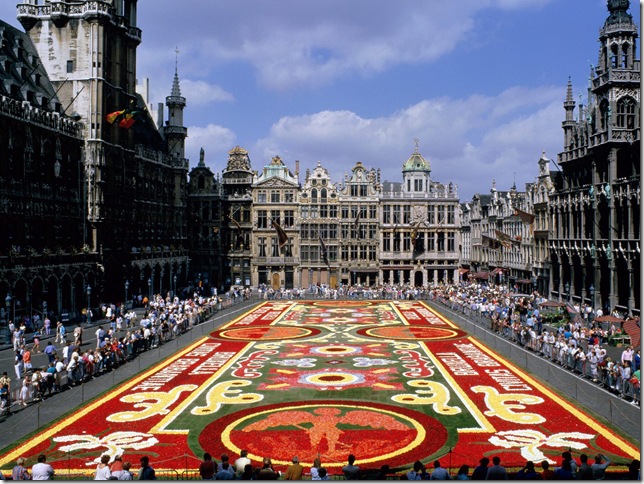 Grand Place вечерний вид на площадь Гран-Плас в Брюсселе