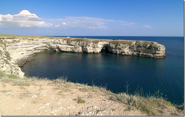 вид на мыс Тарханкут с моря