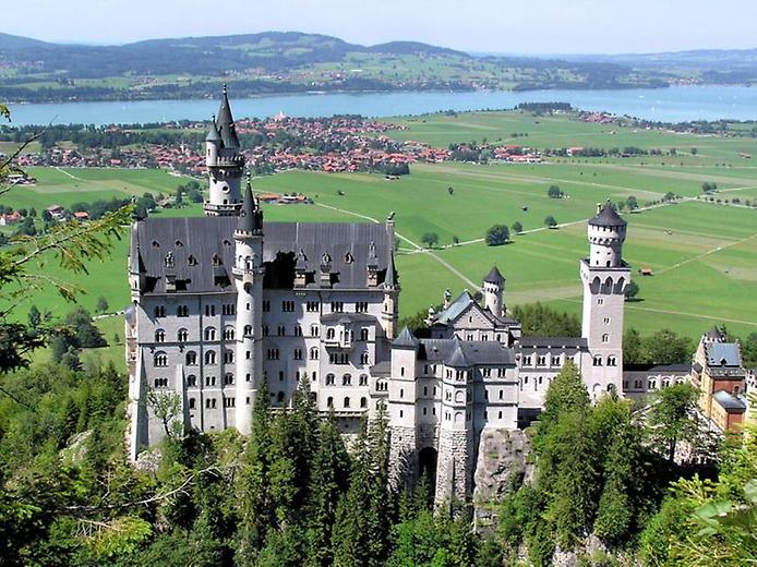 Замок Нойшванштайн Замок Нойшванштайн